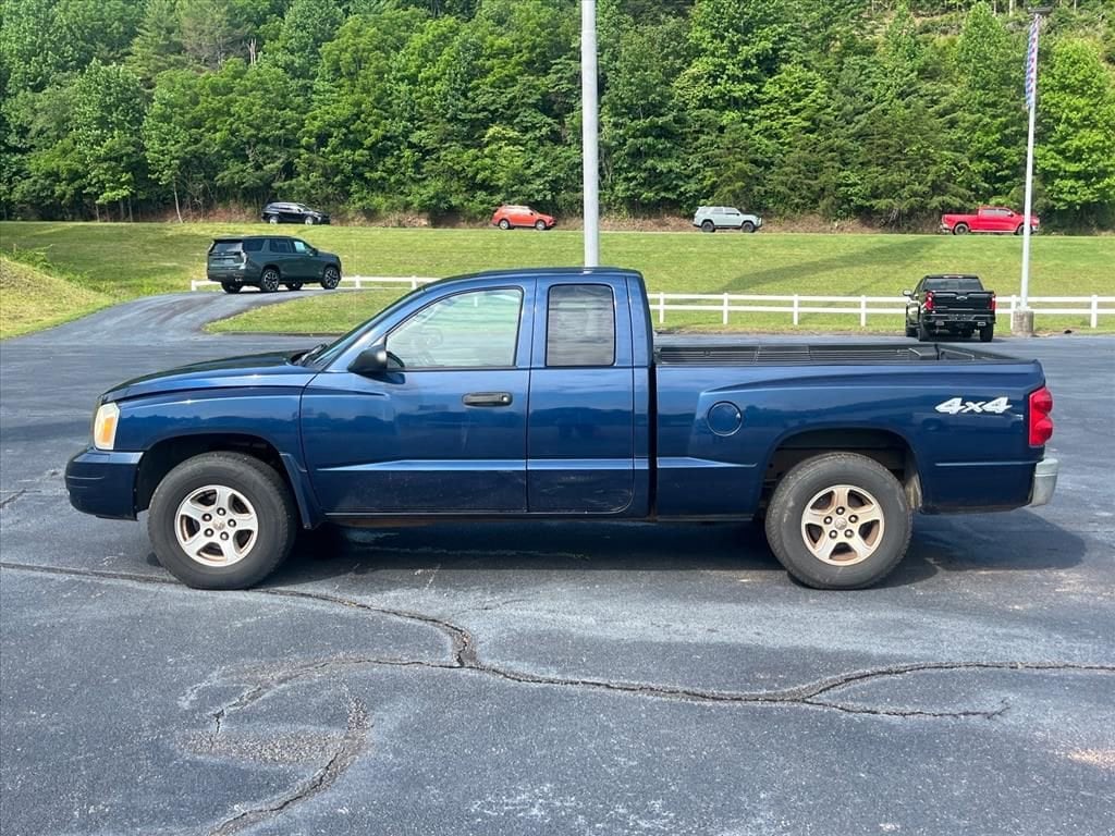 Used 2006 Dodge Dakota SLT with VIN 1D7HW42N16S517070 for sale in Franklin, NC