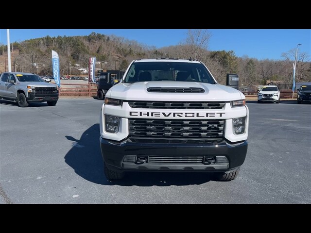 2022 Chevrolet Silverado 2500HD Custom photo 3