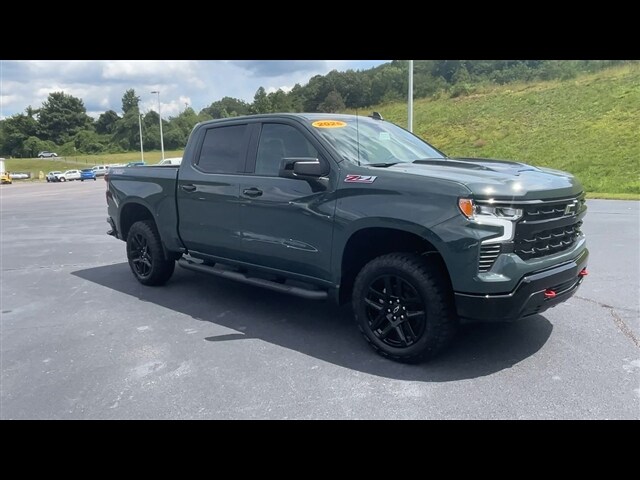 2026 Chevrolet Silverado 1500 LT Trail Boss photo 2