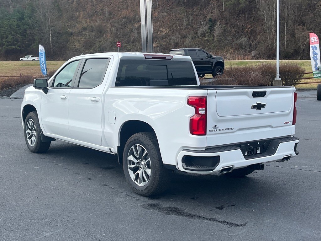 2024 Chevrolet Silverado 1500 RST photo 3
