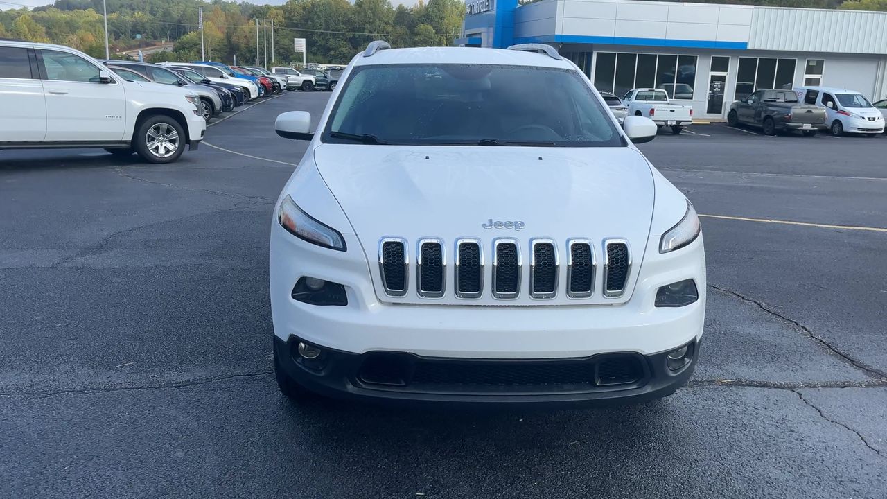 2018 Jeep Cherokee Latitude photo 2
