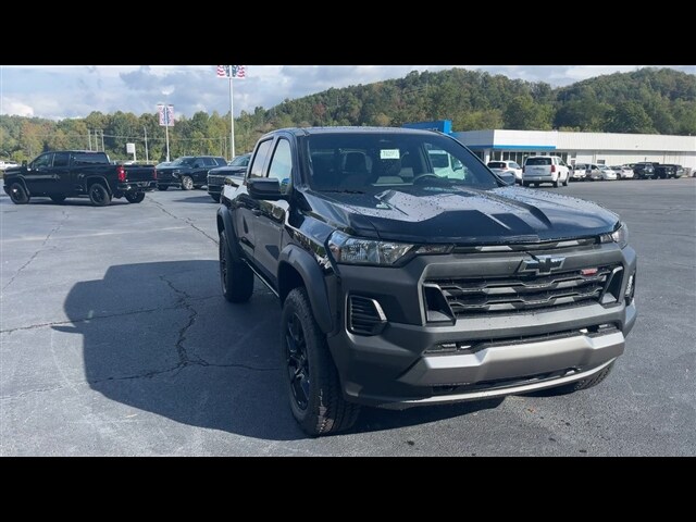 2026 Chevrolet Colorado Trail Boss photo 3