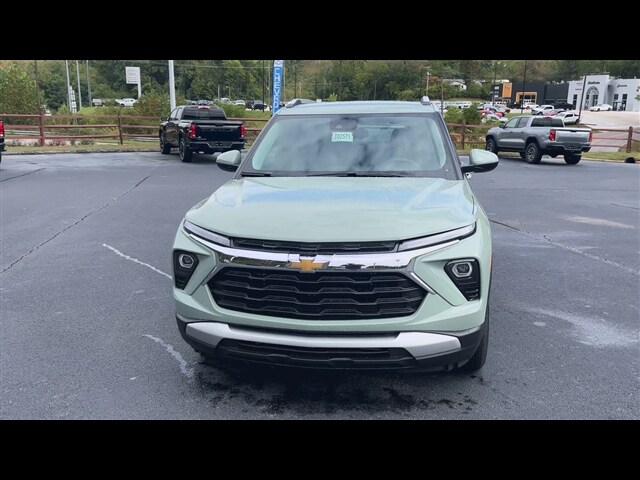 2026 Chevrolet Trailblazer LT photo 2