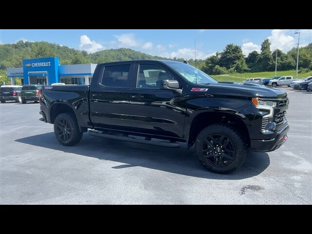 2026 Chevrolet Silverado 1500 LT Trail Boss photo 2