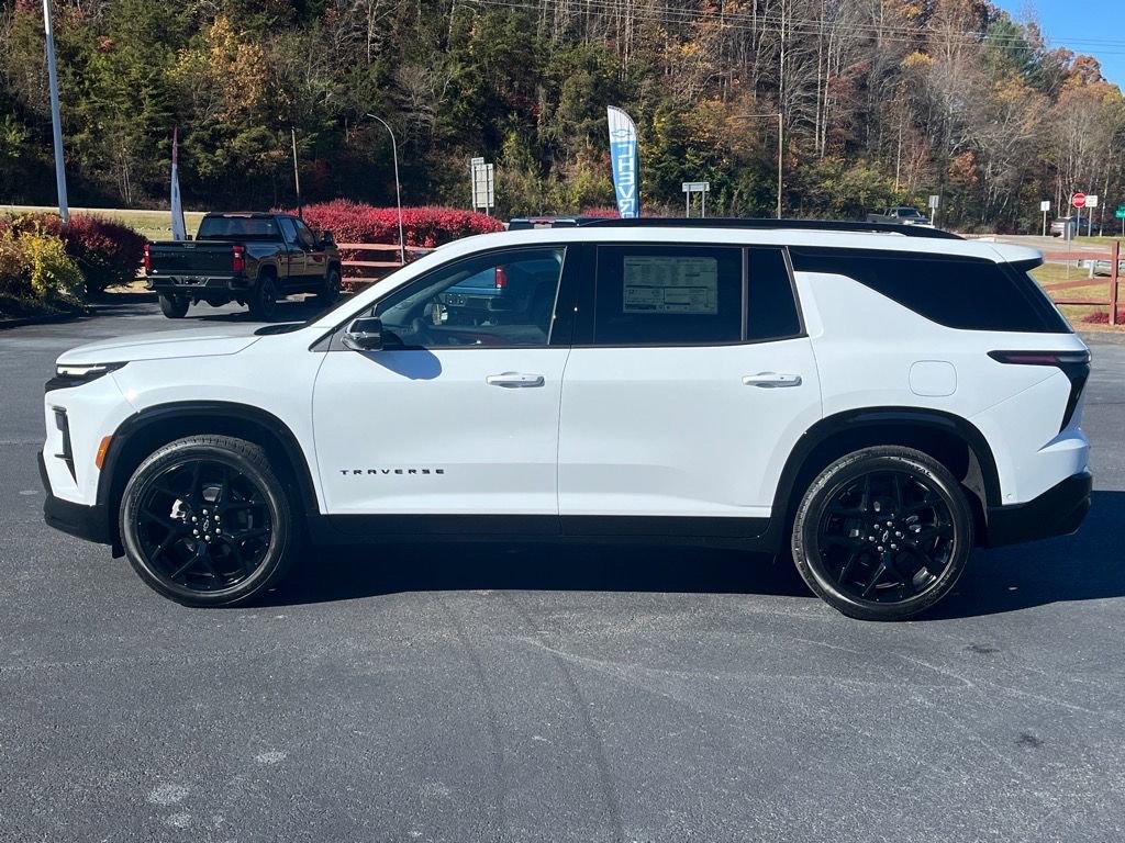 2026 Chevrolet Traverse RS photo 2