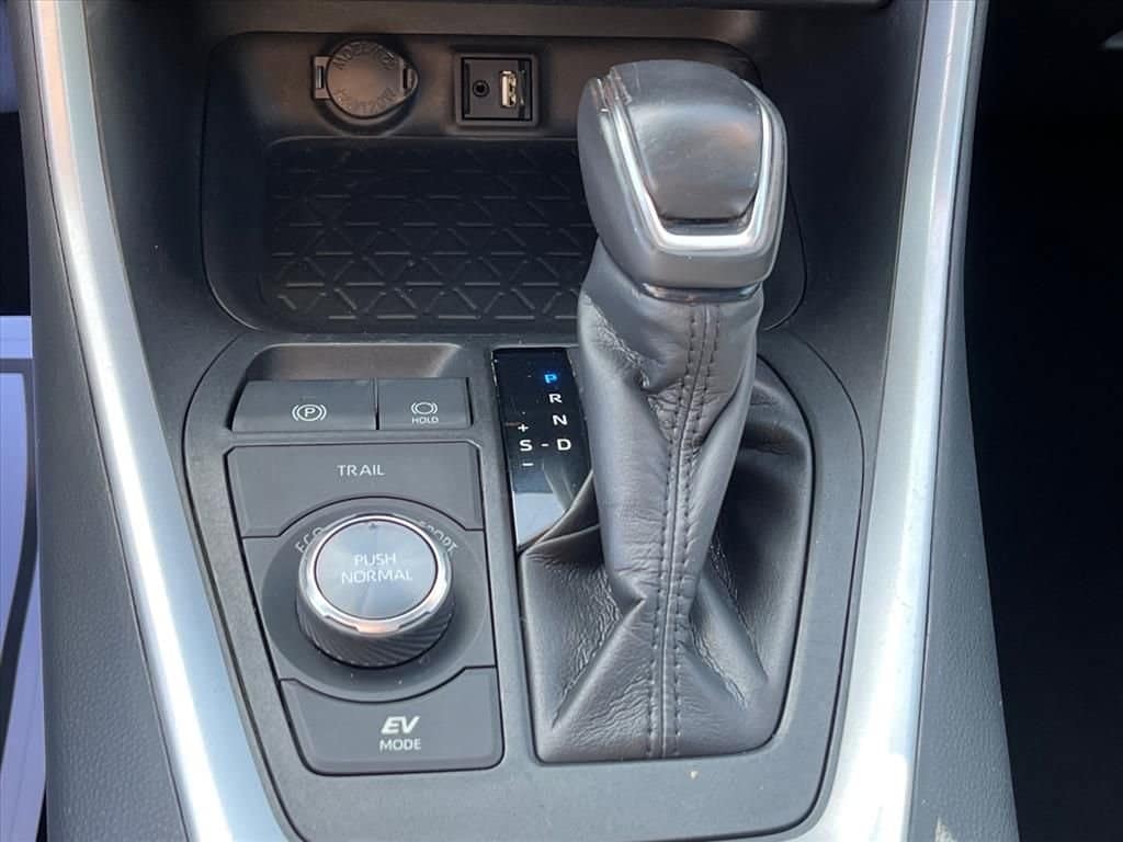 2019 Toyota RAV4 XSE - Photo 19