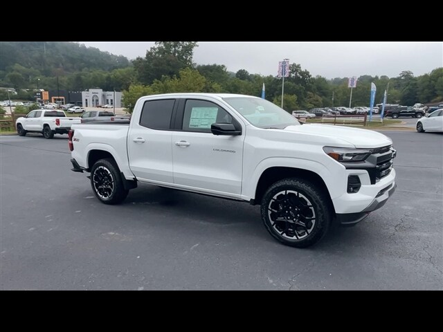 2026 Chevrolet Colorado Z71 photo 2