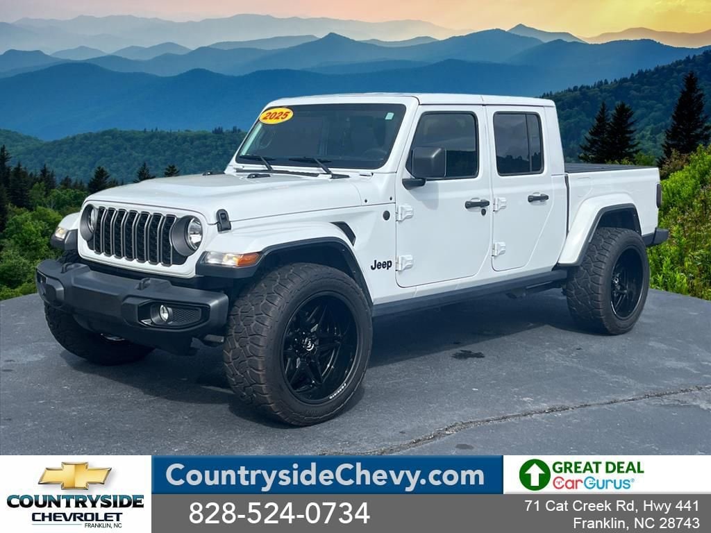 2025 Jeep Gladiator Nighthawk Auto's photo