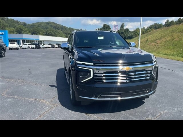2025 Chevrolet Tahoe Premier photo 3