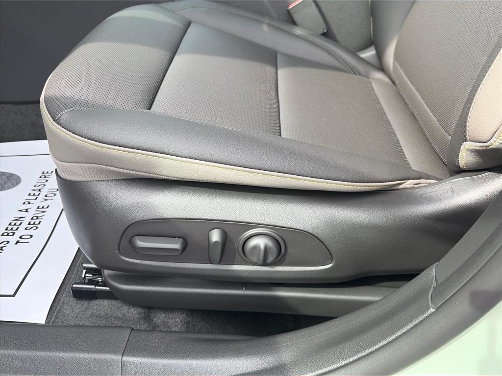 2026 Chevrolet Trax Activ - Photo 29