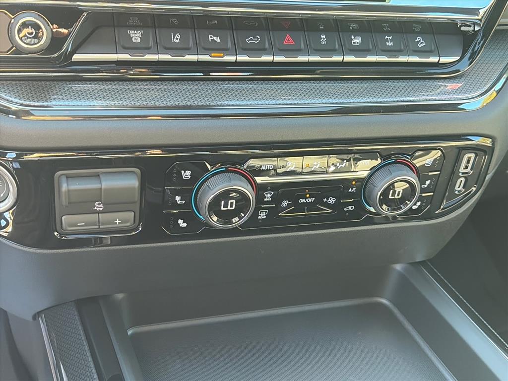 2026 Chevrolet Silverado 2500 HD ZR2 - Photo 12