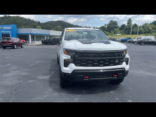 2026 Chevrolet Silverado 1500 Custom Trail Boss photo 3