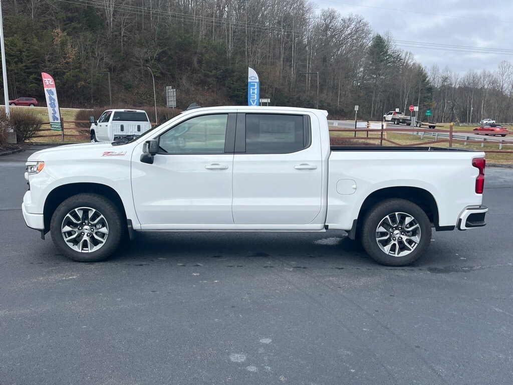 2024 Chevrolet Silverado 1500 RST photo 2