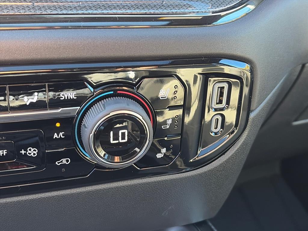 2026 Chevrolet Silverado 2500 HD ZR2 - Photo 13