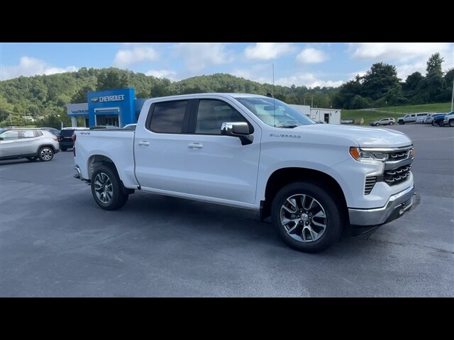 2026 Chevrolet Silverado 1500 LT photo 2