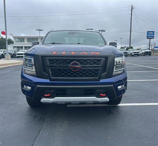 2023 Nissan Titan PRO-4X photo 3