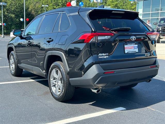 2024 Toyota RAV4 XLE photo 4
