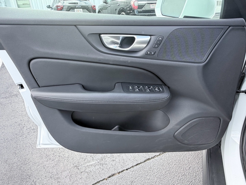 2025 Volvo V60 Cross Country Plus - Photo 26