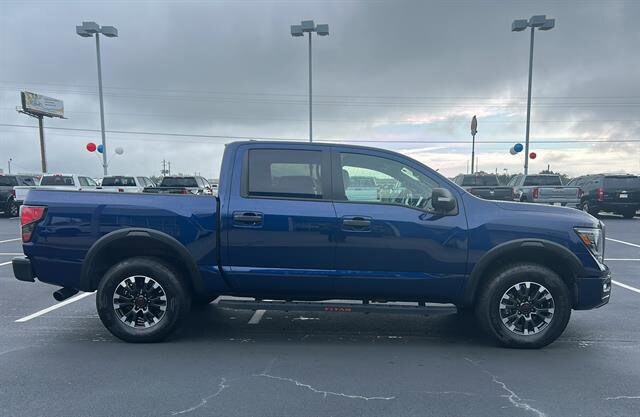 2023 Nissan Titan PRO-4X photo 4
