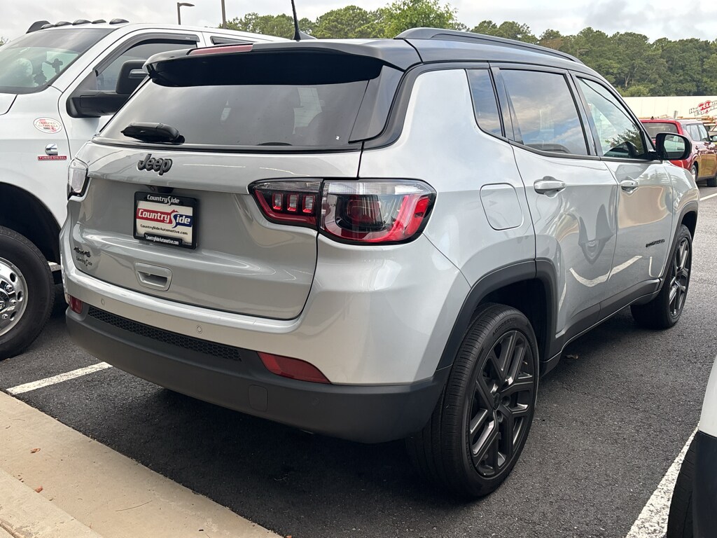 Used 2026 Jeep Compass Limited Altitude