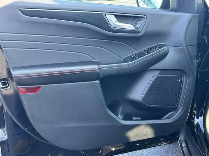 2023 Ford Escape ST-Line Select - Photo 23