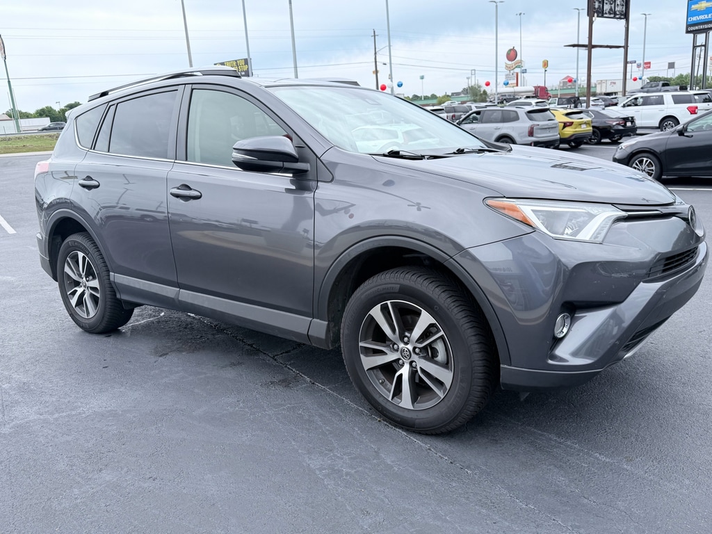 Used 2017 Toyota RAV4 XLE with VIN JTMWFREV0HJ102762 for sale in Byron, GA