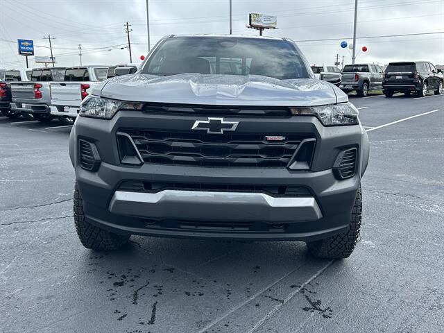 2026 Chevrolet Colorado Trail Boss photo 2