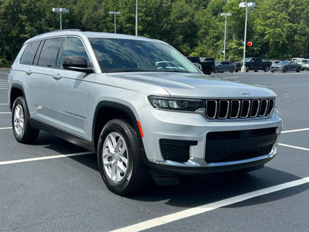 Used 2023 Jeep Grand Cherokee L Laredo SUV