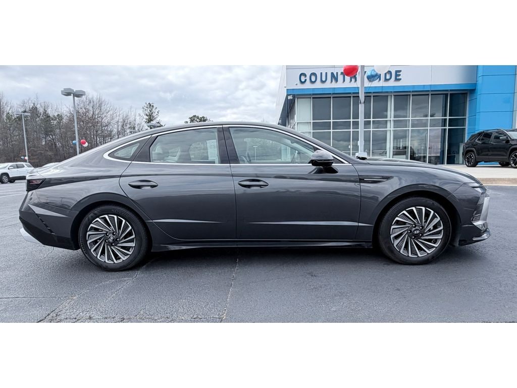 Used 2025 Hyundai Sonata Hybrid SEL