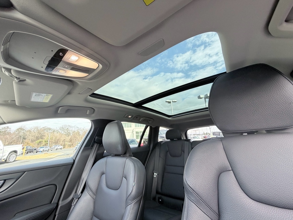 2025 Volvo V60 Cross Country Plus - Photo 11