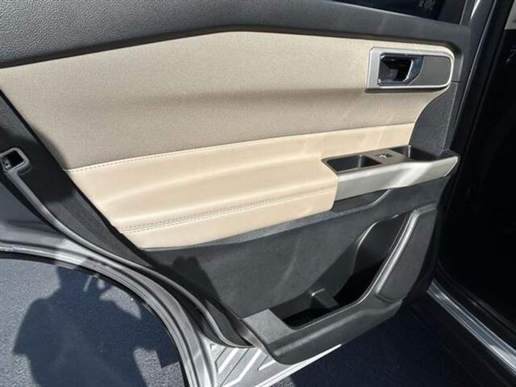 2020 Ford Explorer XLT - Photo 24