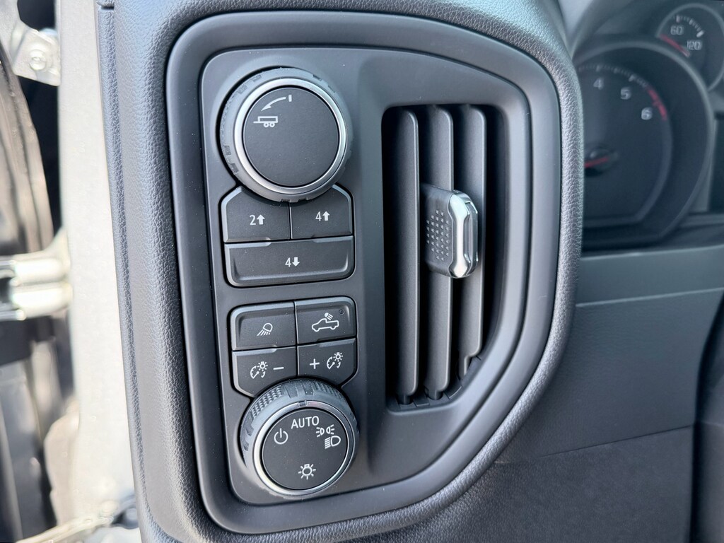 2026 Chevrolet Silverado 2500 HD Custom - Photo 13