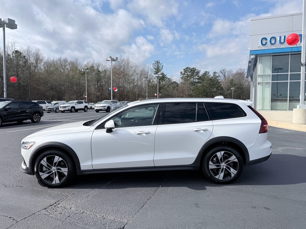 2025 Volvo V60 Cross Country Plus - Photo 5