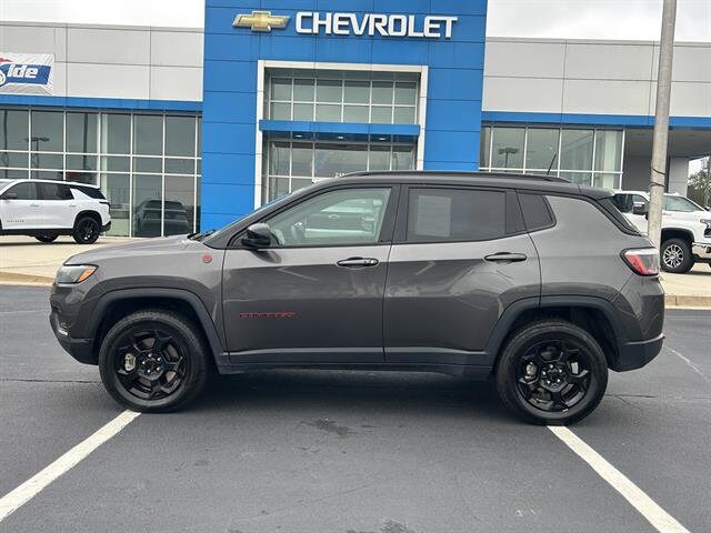 2023 Jeep Compass Trailhawk photo 2