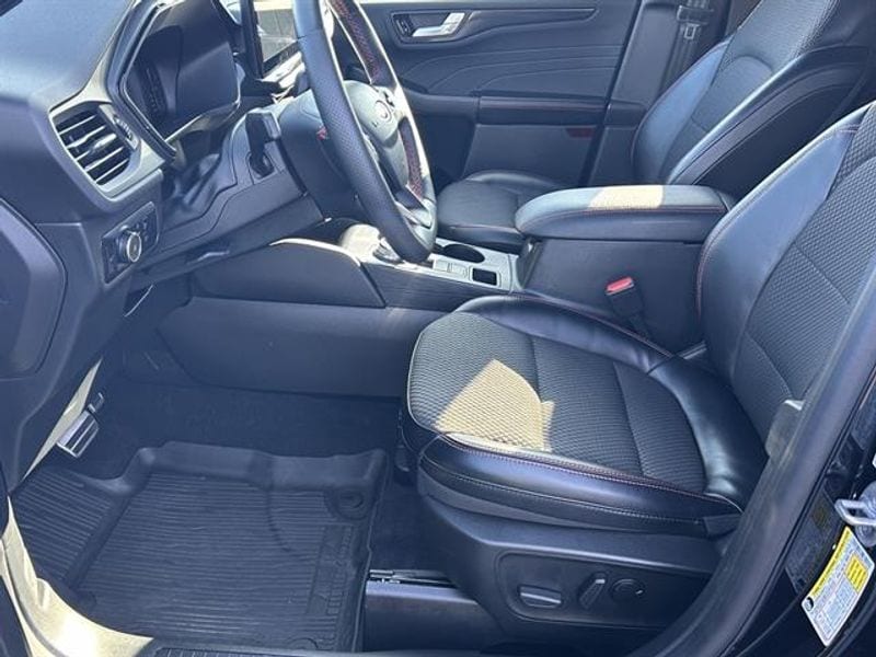 2023 Ford Escape ST-Line Select - Photo 12