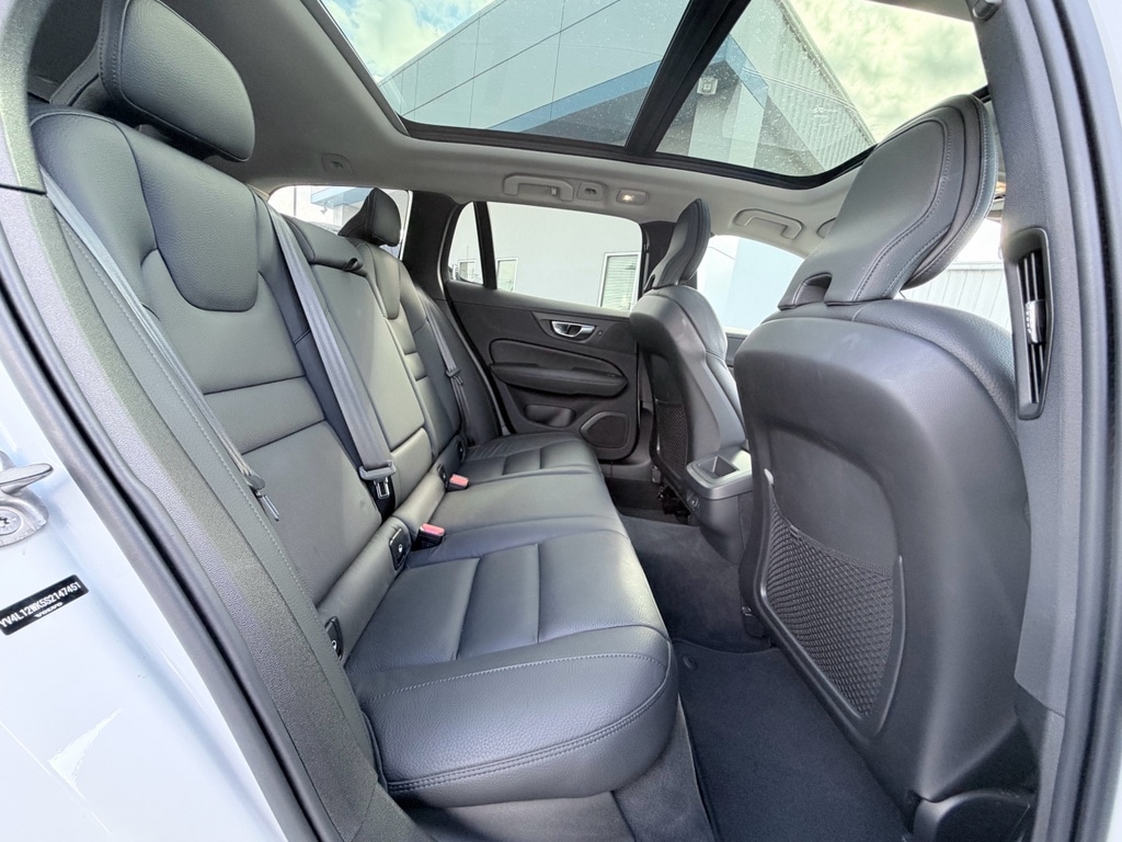 2025 Volvo V60 Cross Country Plus - Photo 23
