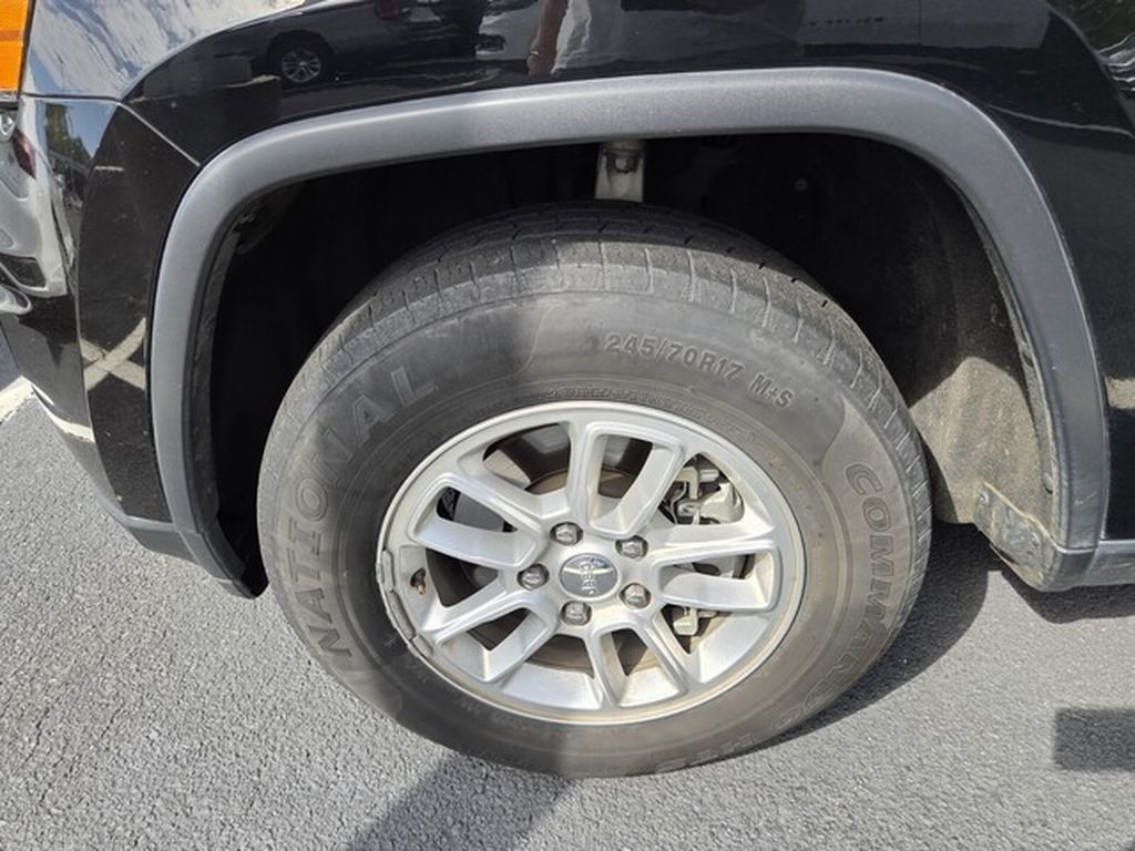 Used 2020 Jeep Grand Cherokee Laredo E