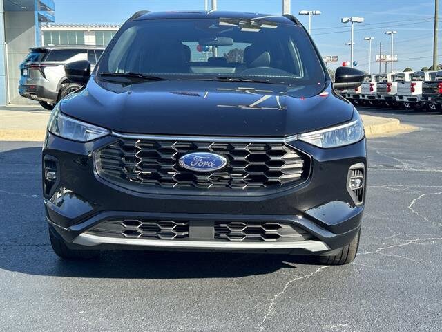 2023 Ford Escape ST-Line Select photo 2