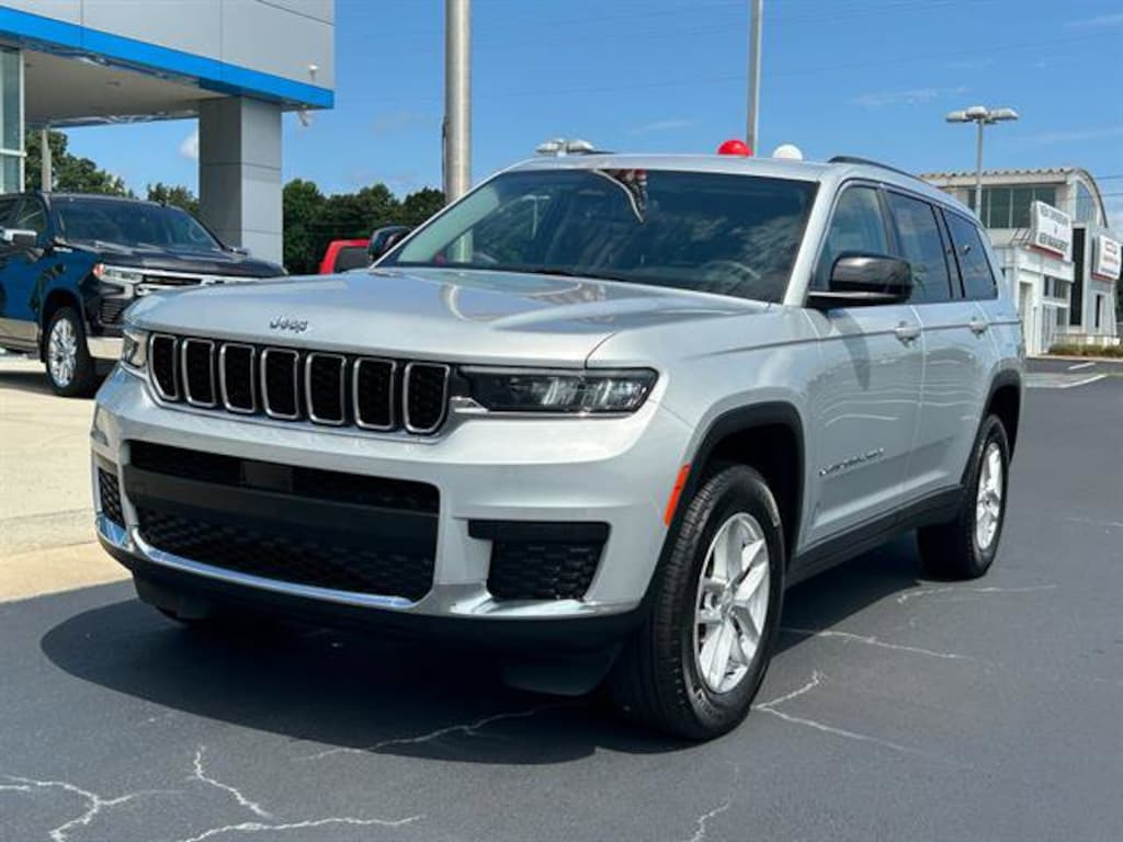 Used 2023 Jeep Grand Cherokee L Laredo SUV