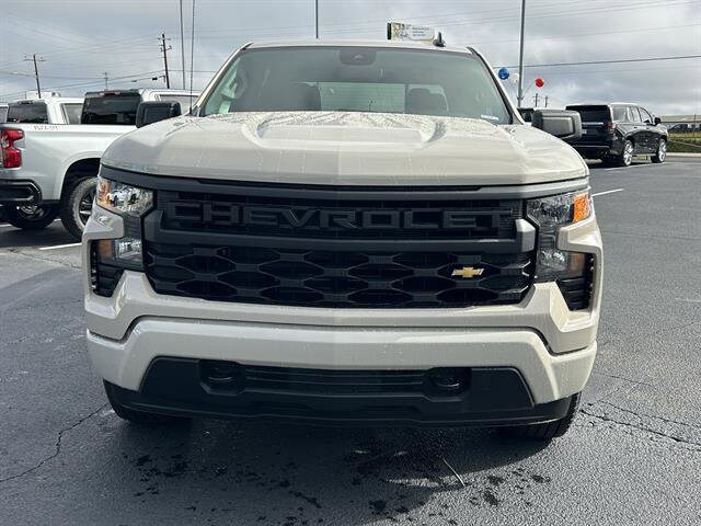 2026 Chevrolet Silverado 1500 Custom photo 2