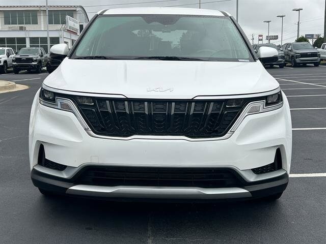 2024 Kia Carnival LX photo 3
