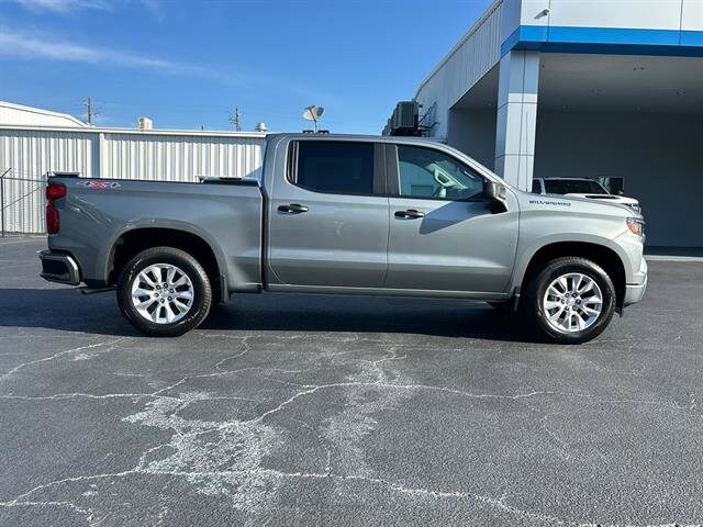 2026 Chevrolet Silverado 1500 Custom photo 4