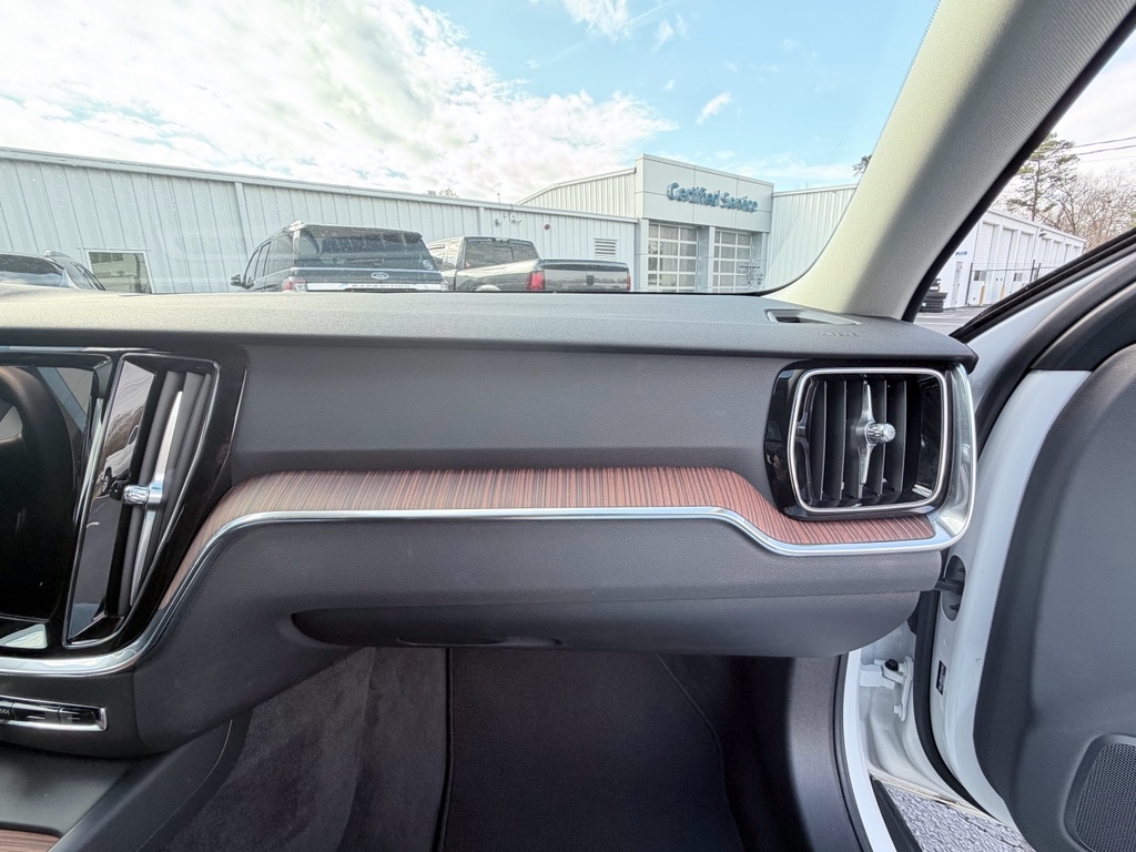 2025 Volvo V60 Cross Country Plus - Photo 18