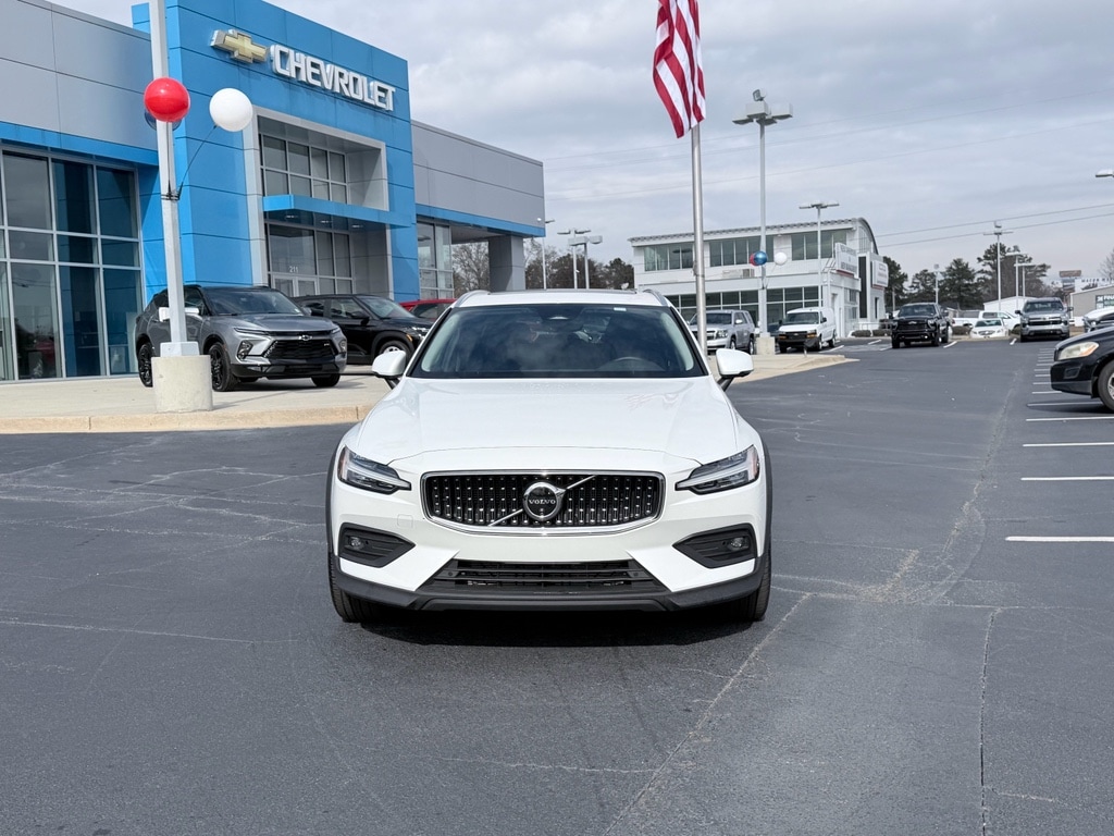 2025 Volvo V60 Cross Country Plus - Photo 3