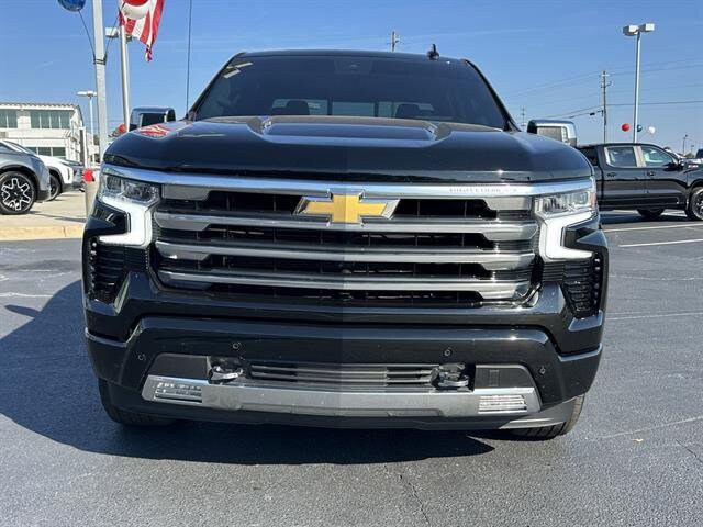 2025 Chevrolet Silverado 1500 High Country photo 2