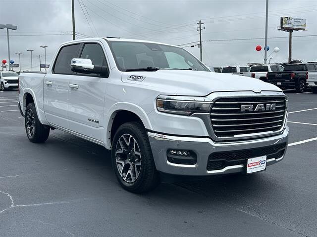 2025 Ram 1500 Laramie photo 4