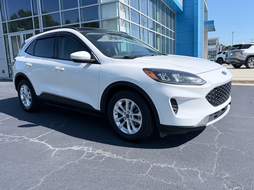 Used 2020 Ford Escape SE with VIN 1FMCU0G61LUB28476 for sale in Byron, GA
