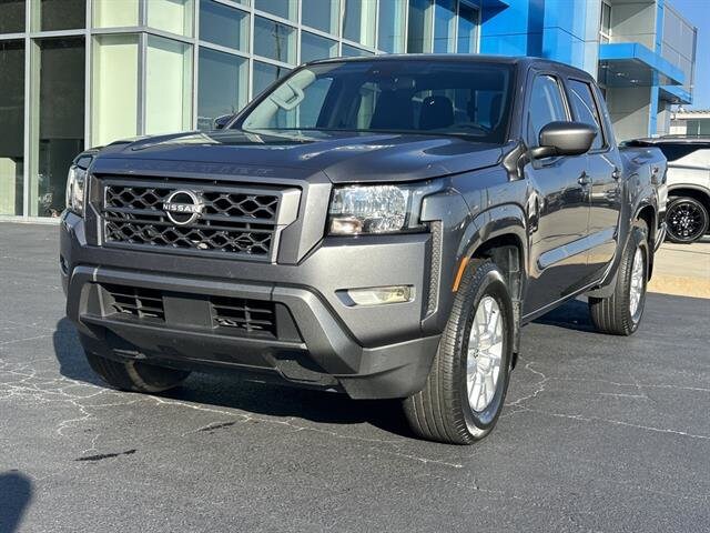 2023 Nissan Frontier SV's photo
