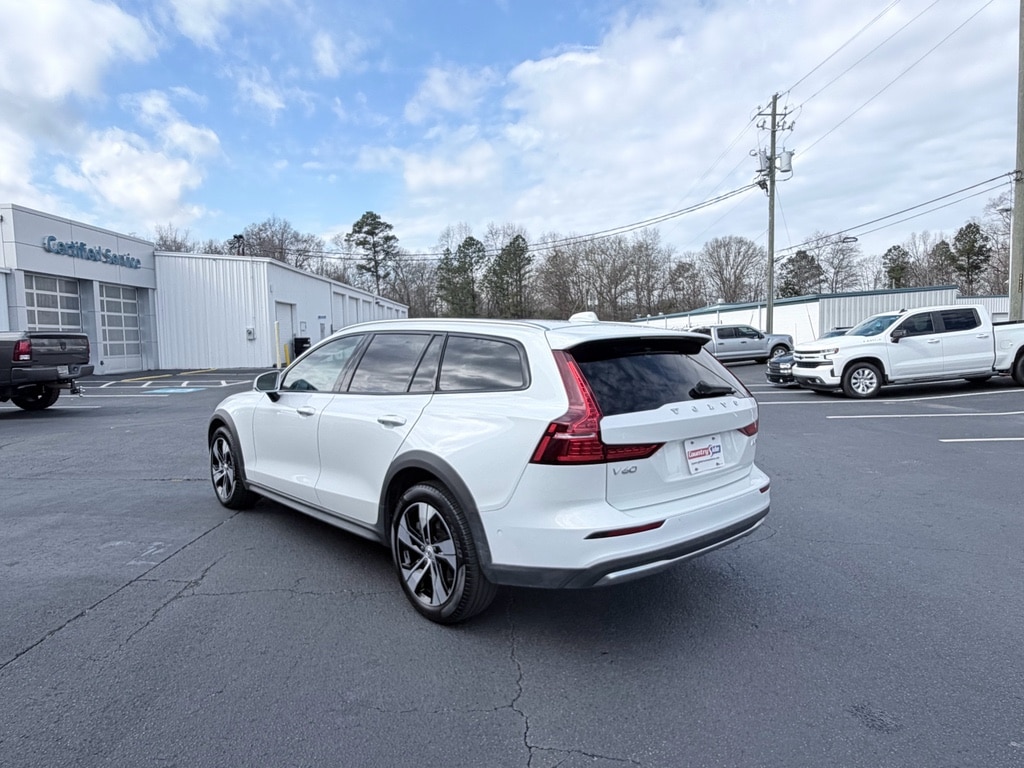 2025 Volvo V60 Cross Country Plus - Photo 6