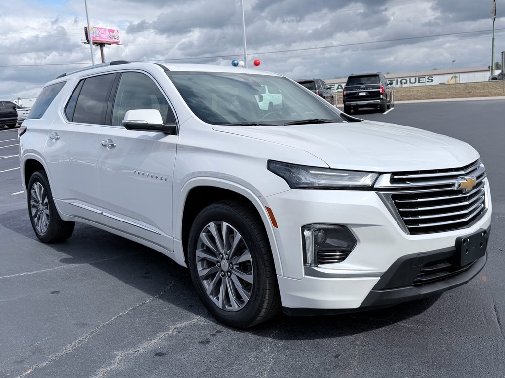 Used 2023 Chevrolet Traverse Premier SUV